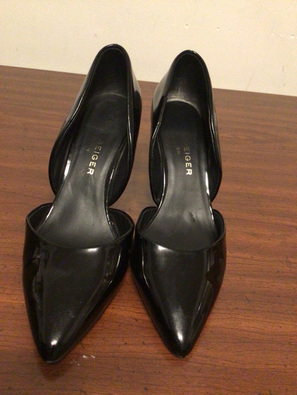 Kurt Geiger London black patent leather pump with metal stiletto feminine SZ 38